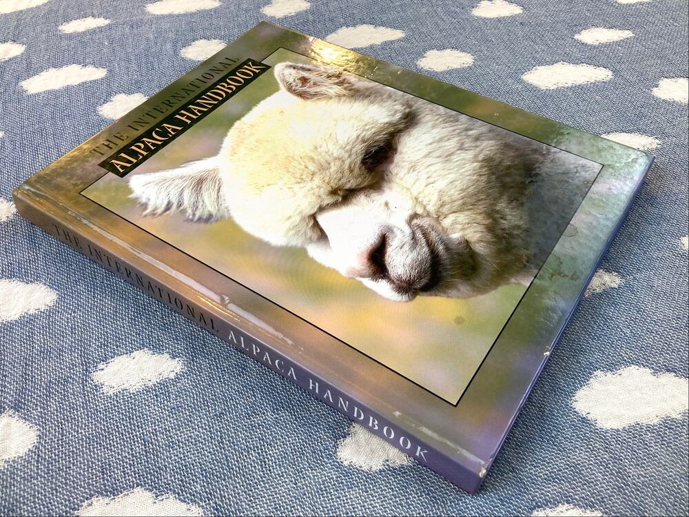 The International Alpaca Handbook Vintage Hardcover ISBN 0958143307 Vintage 2004